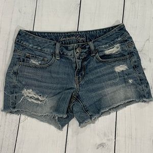 American Eagle Woman’s Distressed Jean Shorts Sz 4